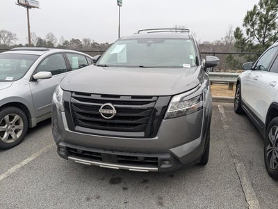 2023 Nissan Pathfinder SL