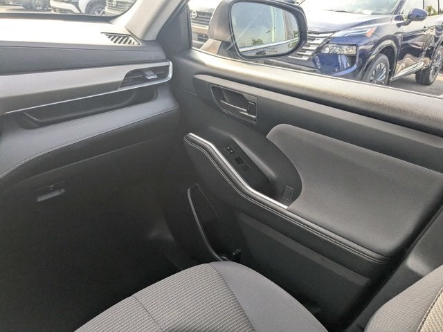 2025 Toyota Highlander LE