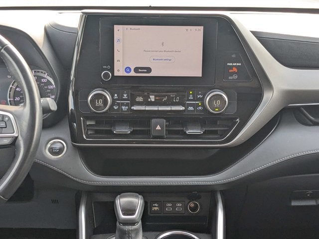 2025 Toyota Highlander LE