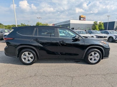 2025 Toyota Highlander LE