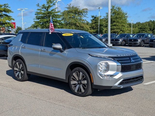 2025 Mitsubishi Outlander SE