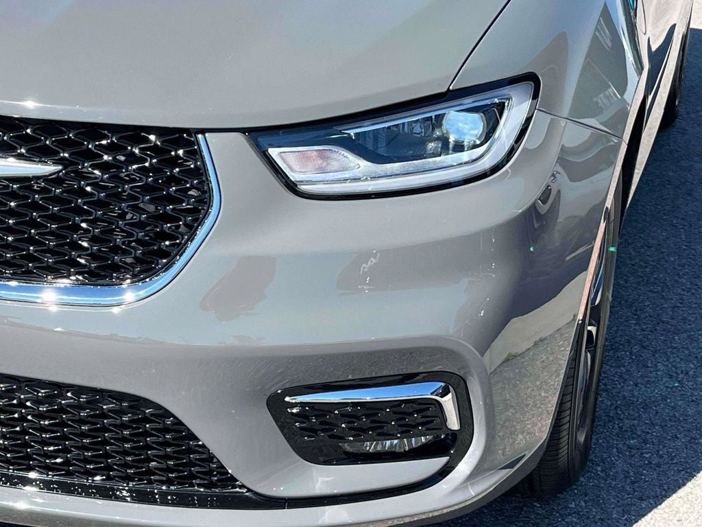 2022 Chrysler Pacifica Hybrid Touring L