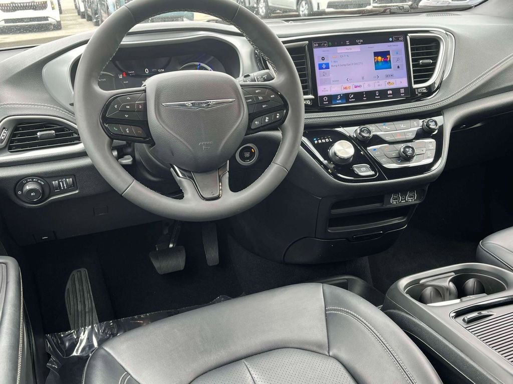2024 Chrysler Pacifica Hybrid Select