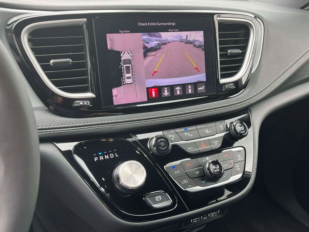2024 Chrysler Pacifica Hybrid Select