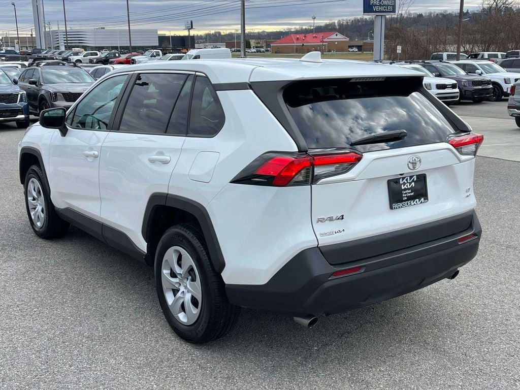 2024 Toyota RAV4 LE