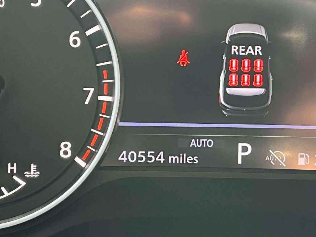 2024 Nissan Pathfinder SV