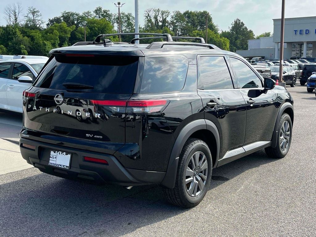 2024 Nissan Pathfinder SV