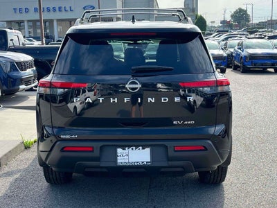 2024 Nissan Pathfinder SV