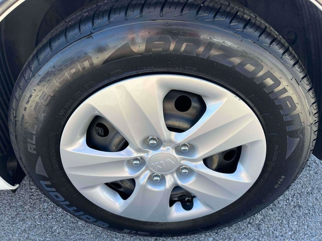 2017 Kia Forte5 LX