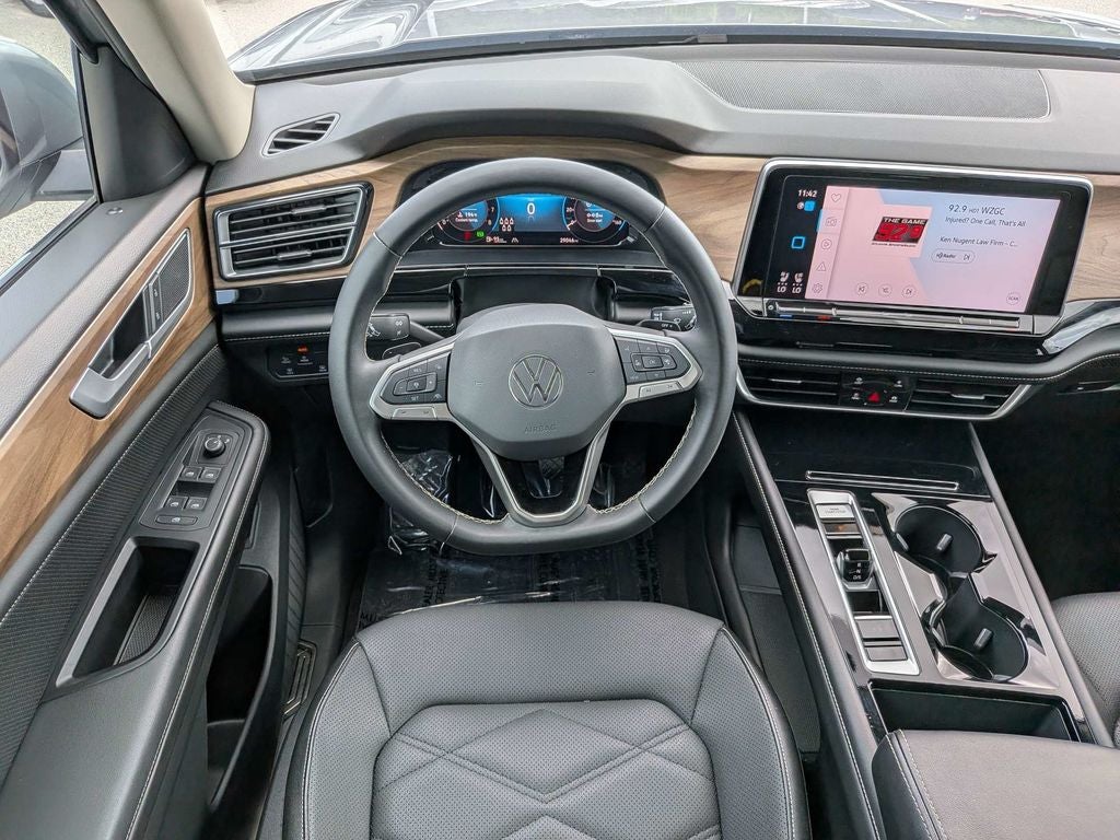 2024 Volkswagen Atlas 2.0T SE w/Technology