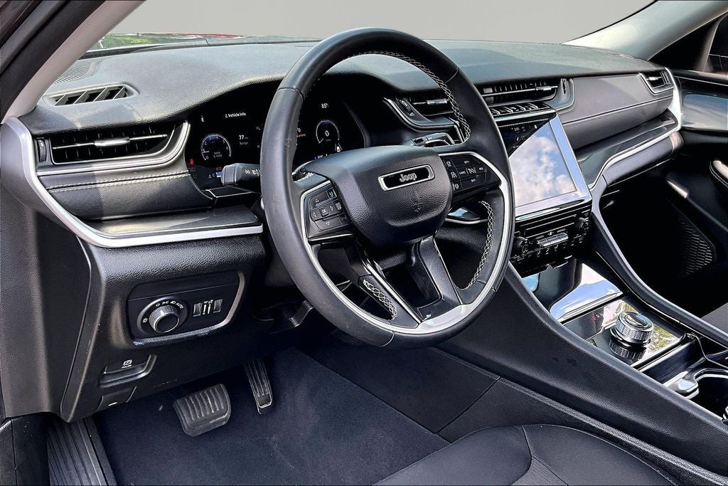 2023 Jeep Grand Cherokee L Laredo