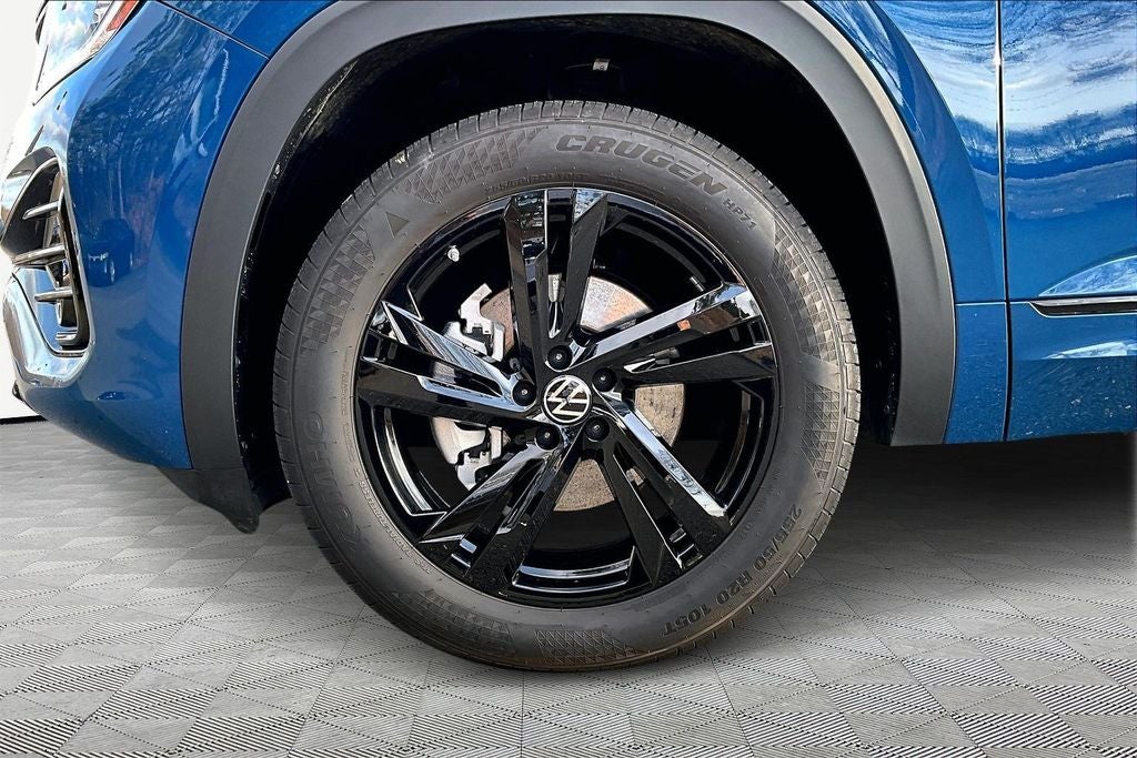 2025 Volkswagen Atlas Cross Sport 2.0T SEL R-Line Black