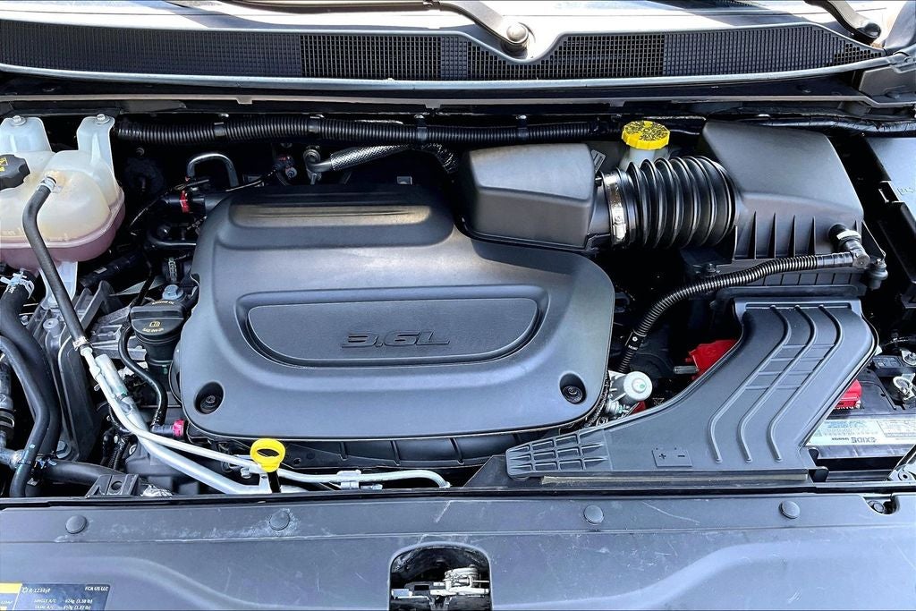 2023 Chrysler Voyager LX
