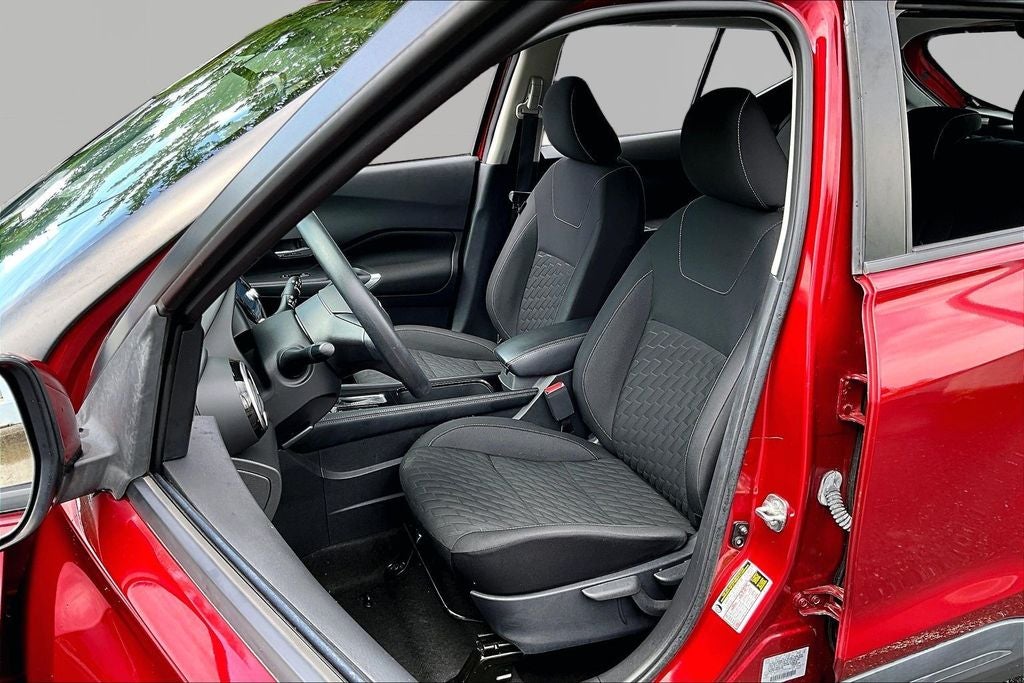 2022 Nissan Kicks SV