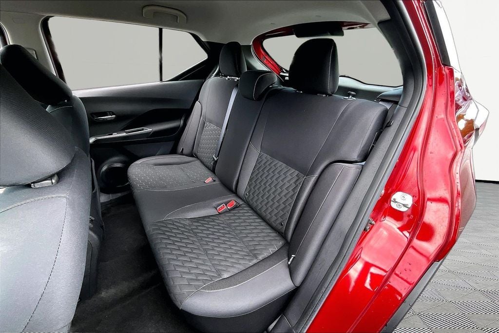 2022 Nissan Kicks SV