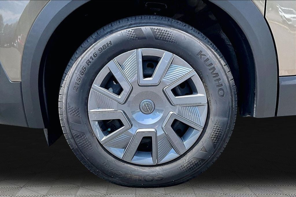 2025 Nissan Kicks S