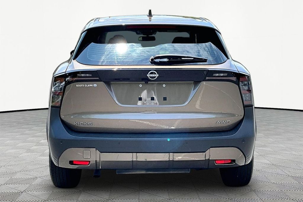 2025 Nissan Kicks S