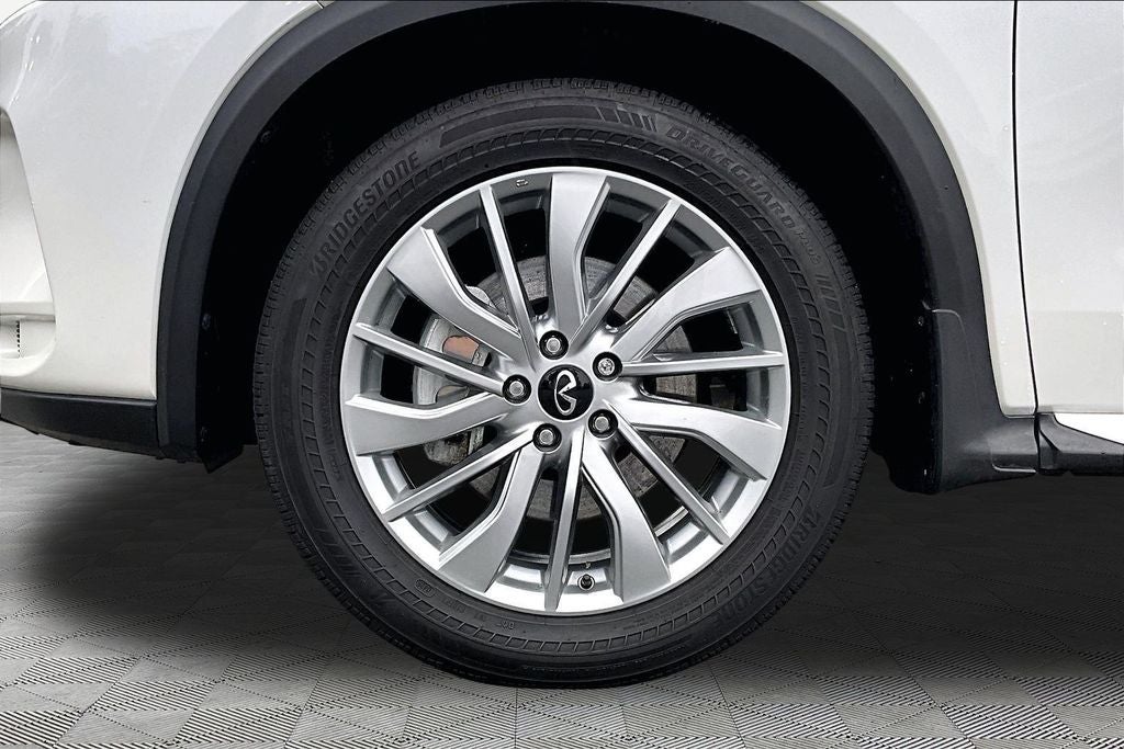 2023 INFINITI QX50 LUXE