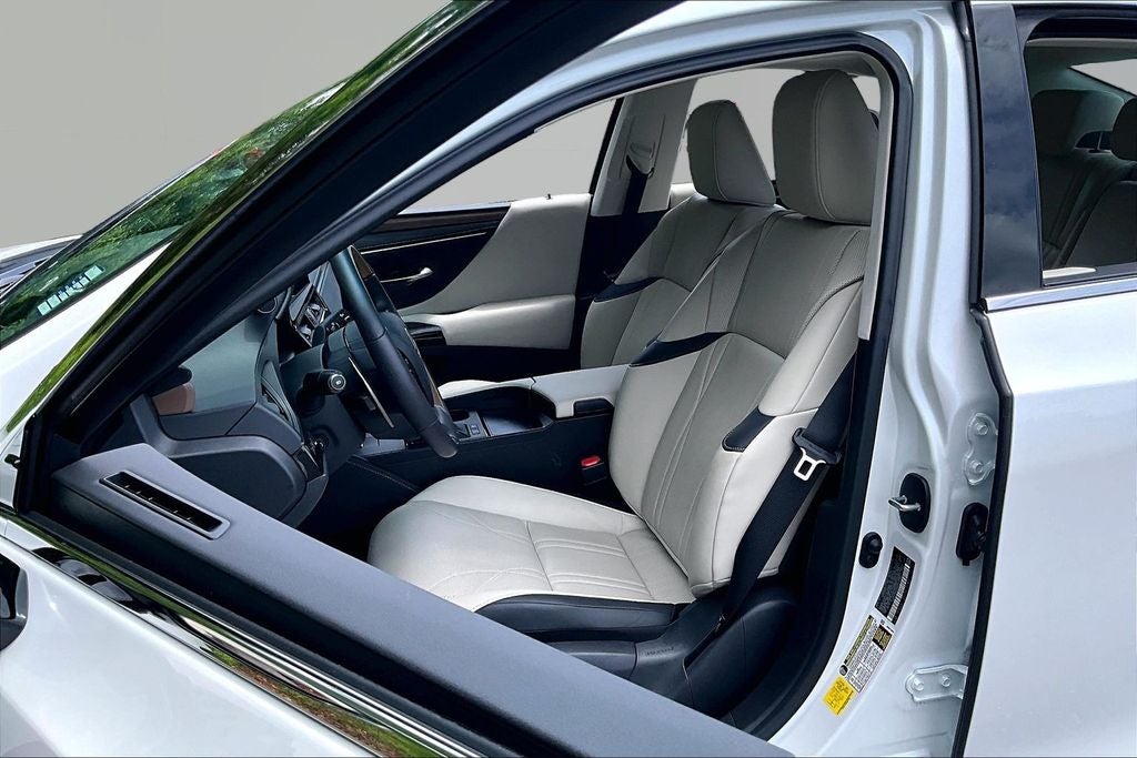 2025 Lexus ES ES 300h Luxury