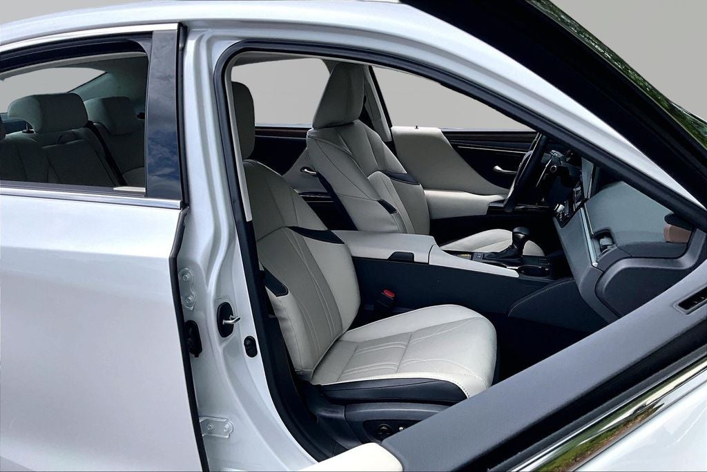 2025 Lexus ES ES 300h Luxury