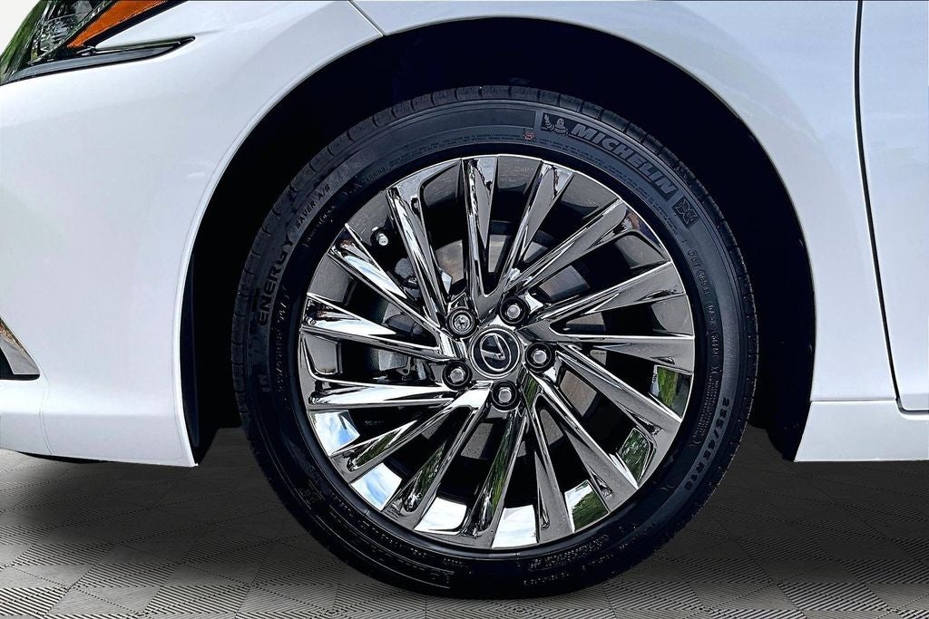 2025 Lexus ES ES 300h Luxury