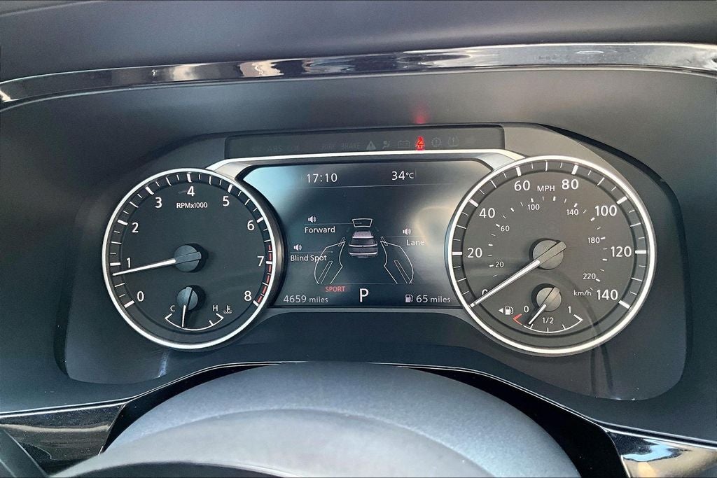2025 Nissan Pathfinder SL
