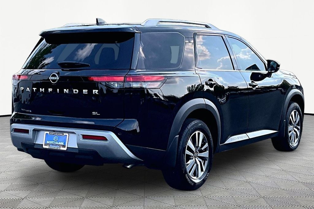 2025 Nissan Pathfinder SL