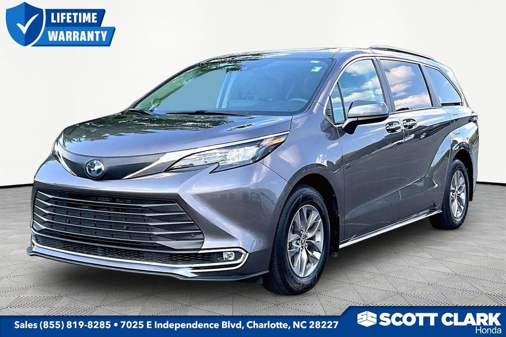 2024 Toyota Sienna XLE