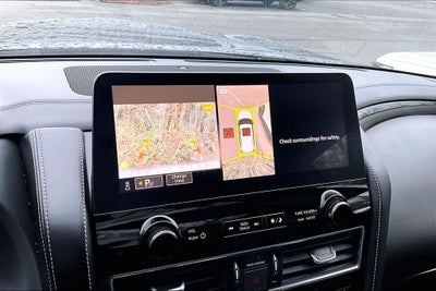 2024 INFINITI QX80 LUXE