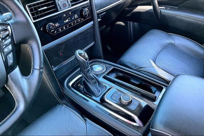 2024 INFINITI QX80 LUXE