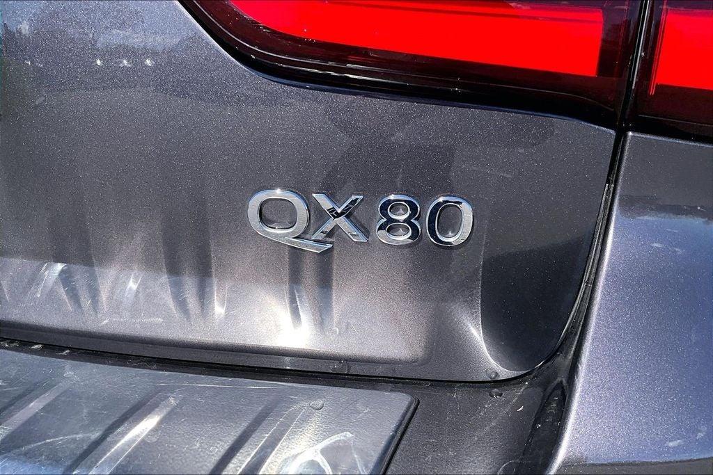 2024 INFINITI QX80 LUXE