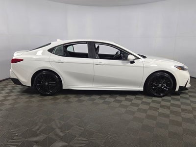 2025 Toyota Camry SE 4D Sedan