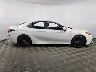 2024 Toyota Camry SE 4D Sedan