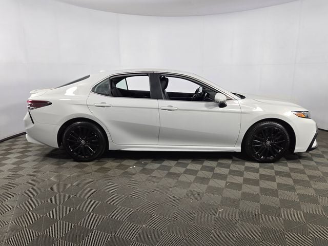 2024 Toyota Camry SE 4D Sedan