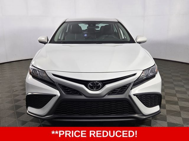 2024 Toyota Camry SE 4D Sedan