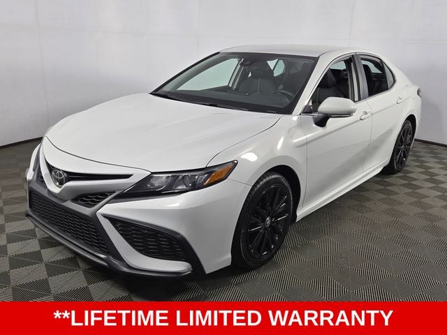 2024 Toyota Camry SE 4D Sedan