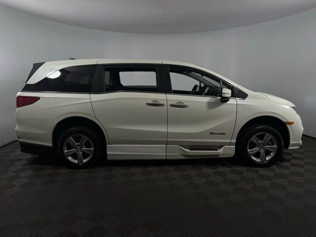 2019 Honda Odyssey HANDICAP VAN w/Navigation and Rear Entertainment System
