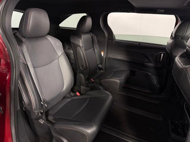 2021 Toyota Sienna XSE 7 Passenger
