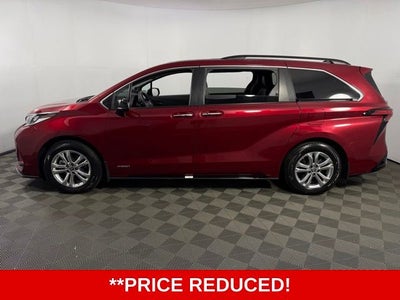 2021 Toyota Sienna XSE 7 Passenger