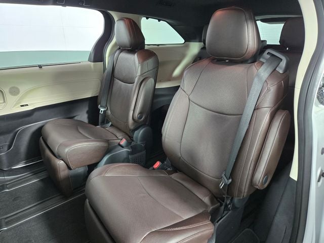 2023 Toyota Sienna Platinum 7 Passenger