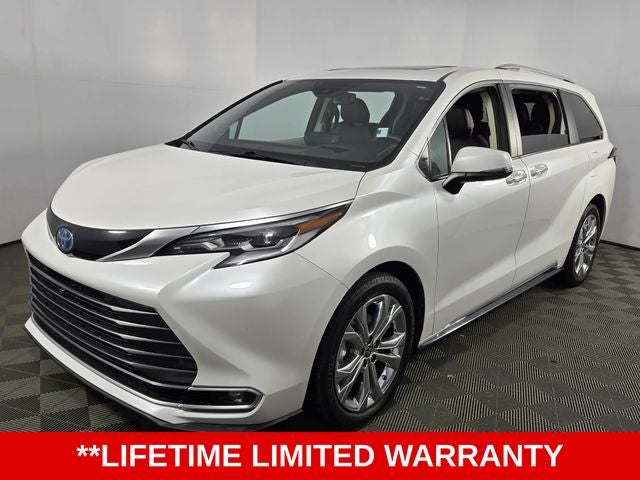 2023 Toyota Sienna Platinum 7 Passenger