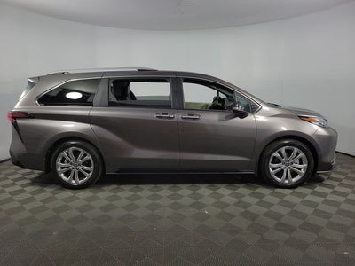 2023 Toyota Sienna Platinum 7 Passenger
