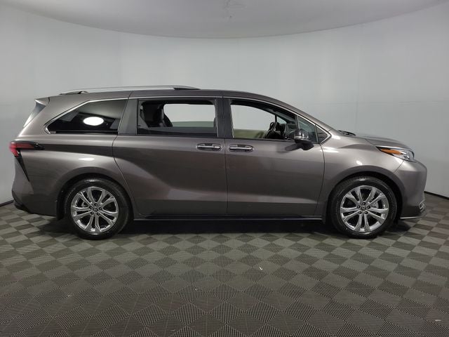 2023 Toyota Sienna Platinum 7 Passenger