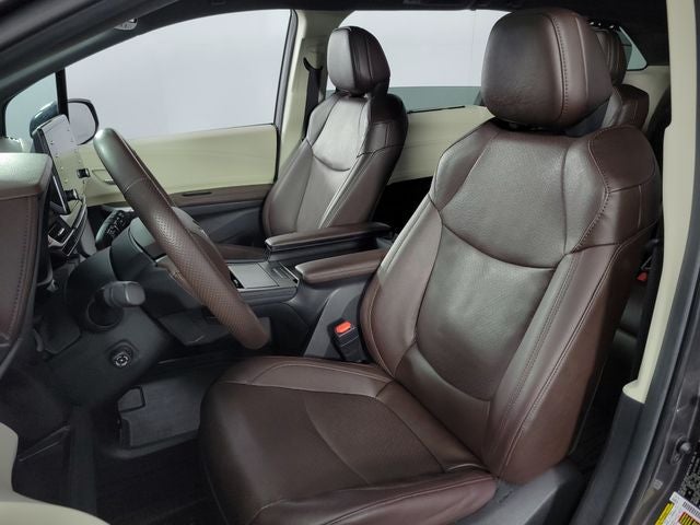 2023 Toyota Sienna Platinum 7 Passenger