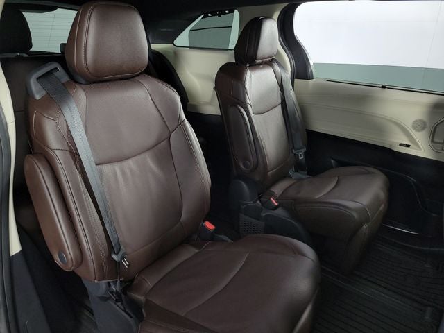2023 Toyota Sienna Platinum 7 Passenger