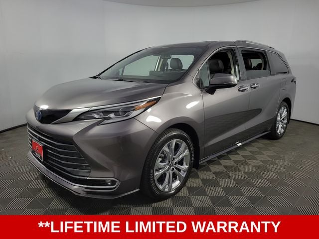 2023 Toyota Sienna Platinum 7 Passenger