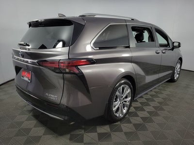 2023 Toyota Sienna Platinum 7 Passenger