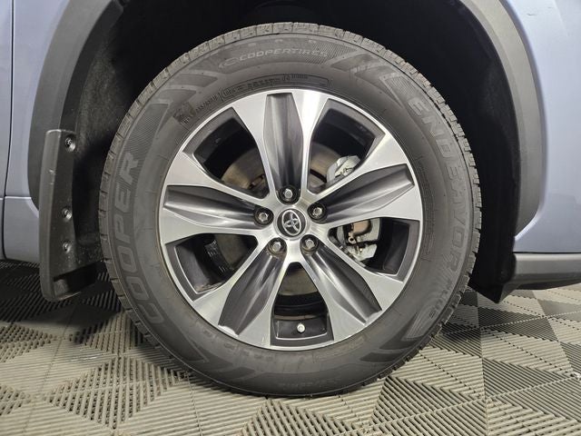 2022 Toyota Highlander Hybrid XLE 4D Sport Utility
