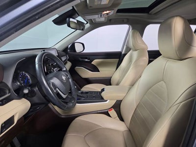 2022 Toyota Highlander Hybrid XLE 4D Sport Utility