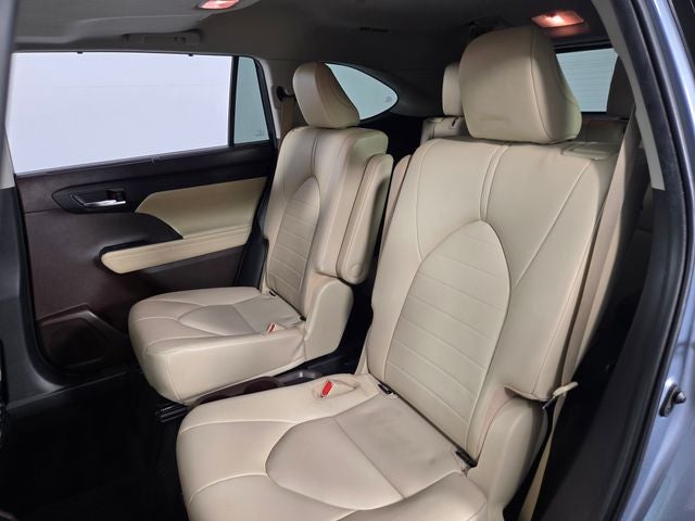 2022 Toyota Highlander Hybrid XLE 4D Sport Utility